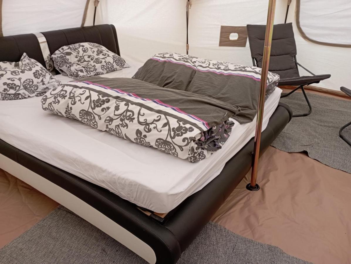 Natuur-Like Glamping In Bosland NeerNeerpelt Exterior foto